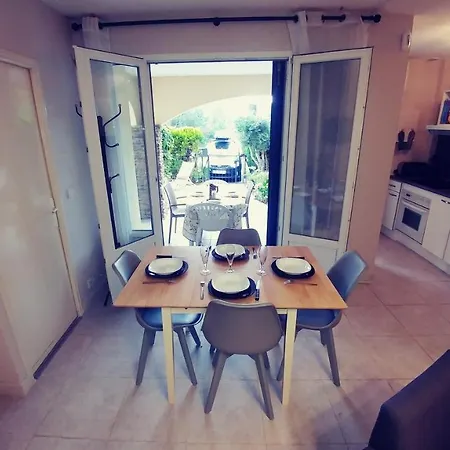 Agreable T3 Avec Jardin Et Parking Prive, A 350m Du Centre Et Des Plages, Wifi, Remise Supplementaire De 10 Pourcent Pour Location A La Semaine Lejlighed