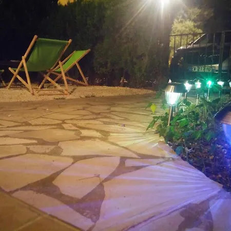 Agreable T3 Avec Jardin Et Parking Prive, A 350m Du Centre Et Des Plages, Wifi, Remise Supplementaire De 10 Pourcent Pour Location A La Semaine *