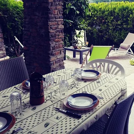 Lejlighed Agreable T3 Avec Jardin Et Parking Prive, A 350m Du Centre Et Des Plages, Wifi, Remise Supplementaire De 10 Pourcent Pour Location A La Semaine